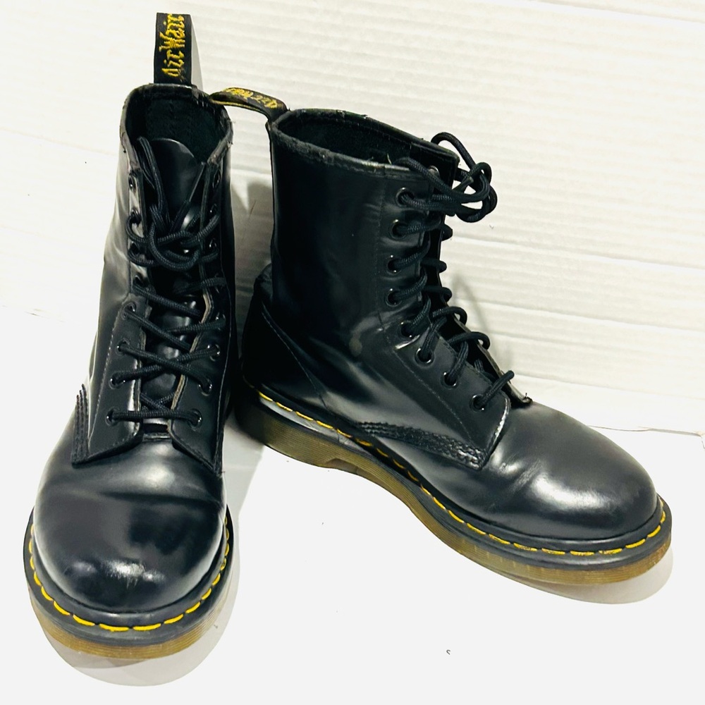 Doc Martens Combat Boot 11821 Smooth Leather Retro Punk Grunge Goth Sz 7 Womens